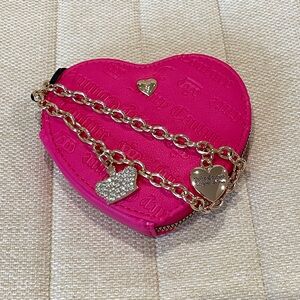 NEW Juicy Couture Hot Pink Flash Not Your Babe Heart Zip‎ Around with Gold Chain